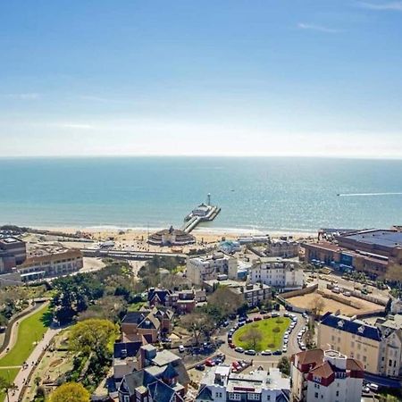 Flat-B, 4 Adults, 20 Mins To Beach, Netflix, Wifi, Sleeps 4 Adults Bornemouth Extérieur photo