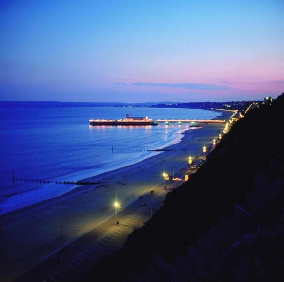 Flat-B, 4 Adults, 20 Mins To Beach, Netflix, Wifi, Sleeps 4 Adults Bornemouth Extérieur photo